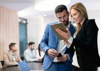 Lean Analytics for Corporations: Applying Startup Thinking in Enterprises