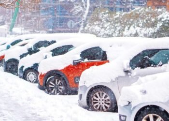 Car Deicing Tips Safely Clear Frozen Vehicles After Winter Storms