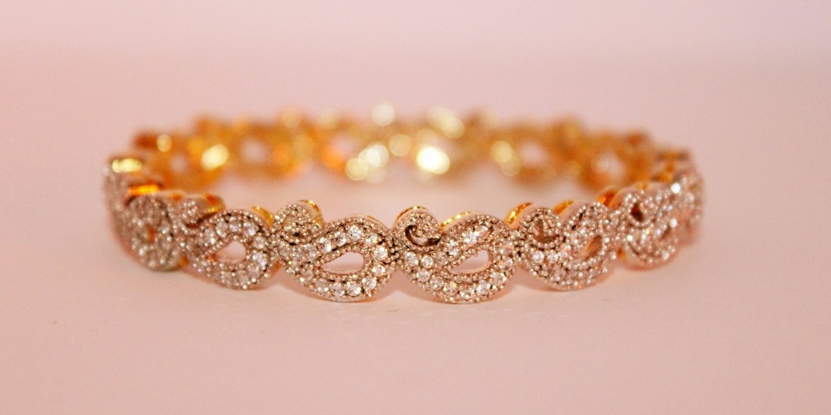 The Figure-Eight Safety Catch: Non-Negotiable Features for Modern Diamond Bracelets