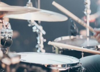 ZZ Top Drummer Frank Beard Passes Away at 77, Leaving Texas Music Legacy