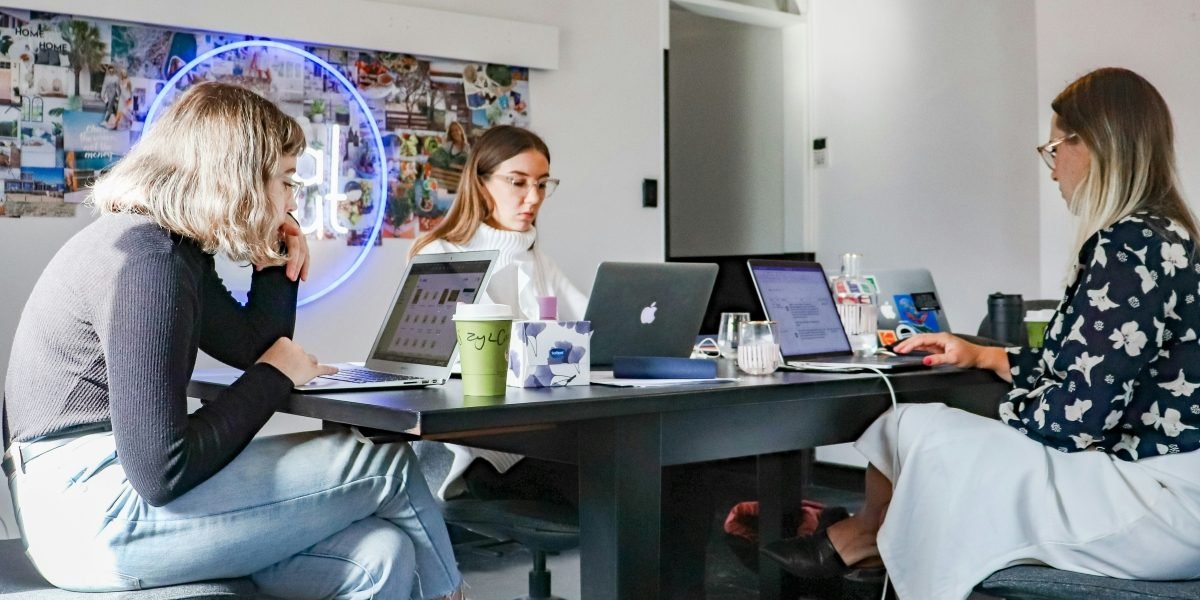 AI-Enhanced Guest Posting: Boost Brand Visibility & Engage
