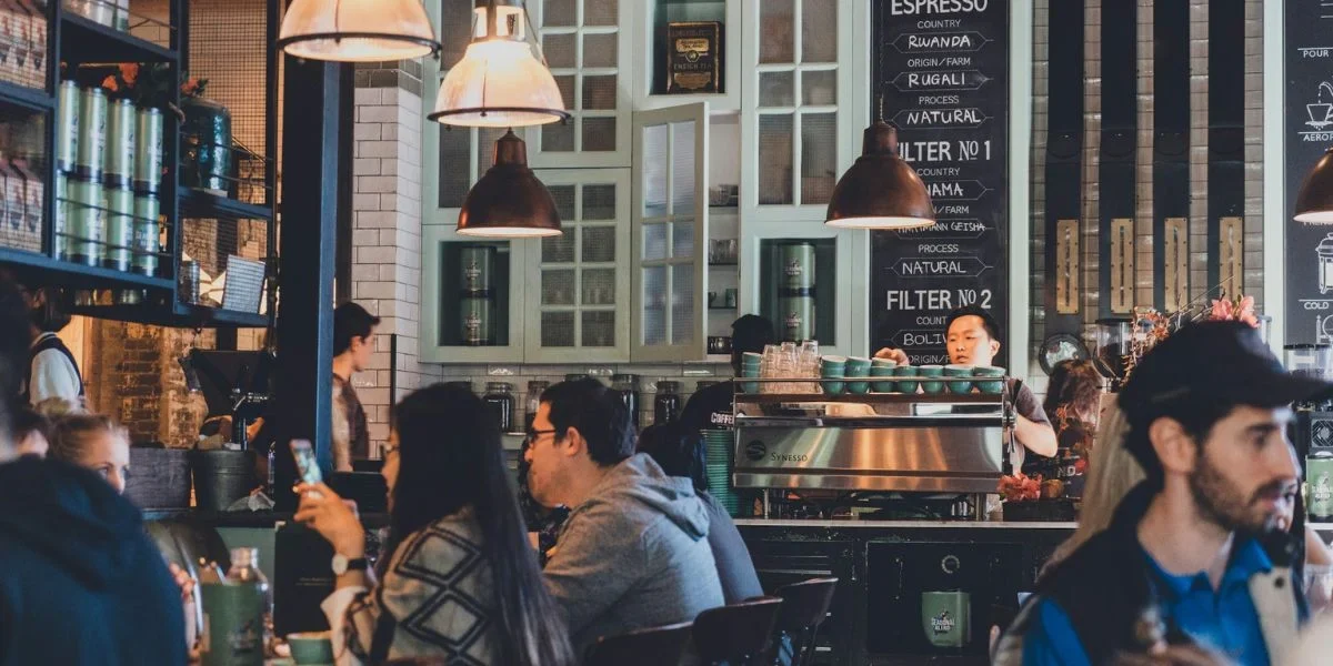 How Online Sports Communities Are Changing the Way Fans Engage With Live Events