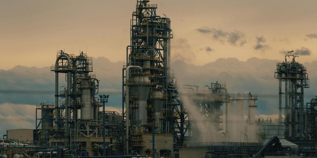 Texas Refinery Explosion Shakes Port Arthur, Triggers Safety Concerns